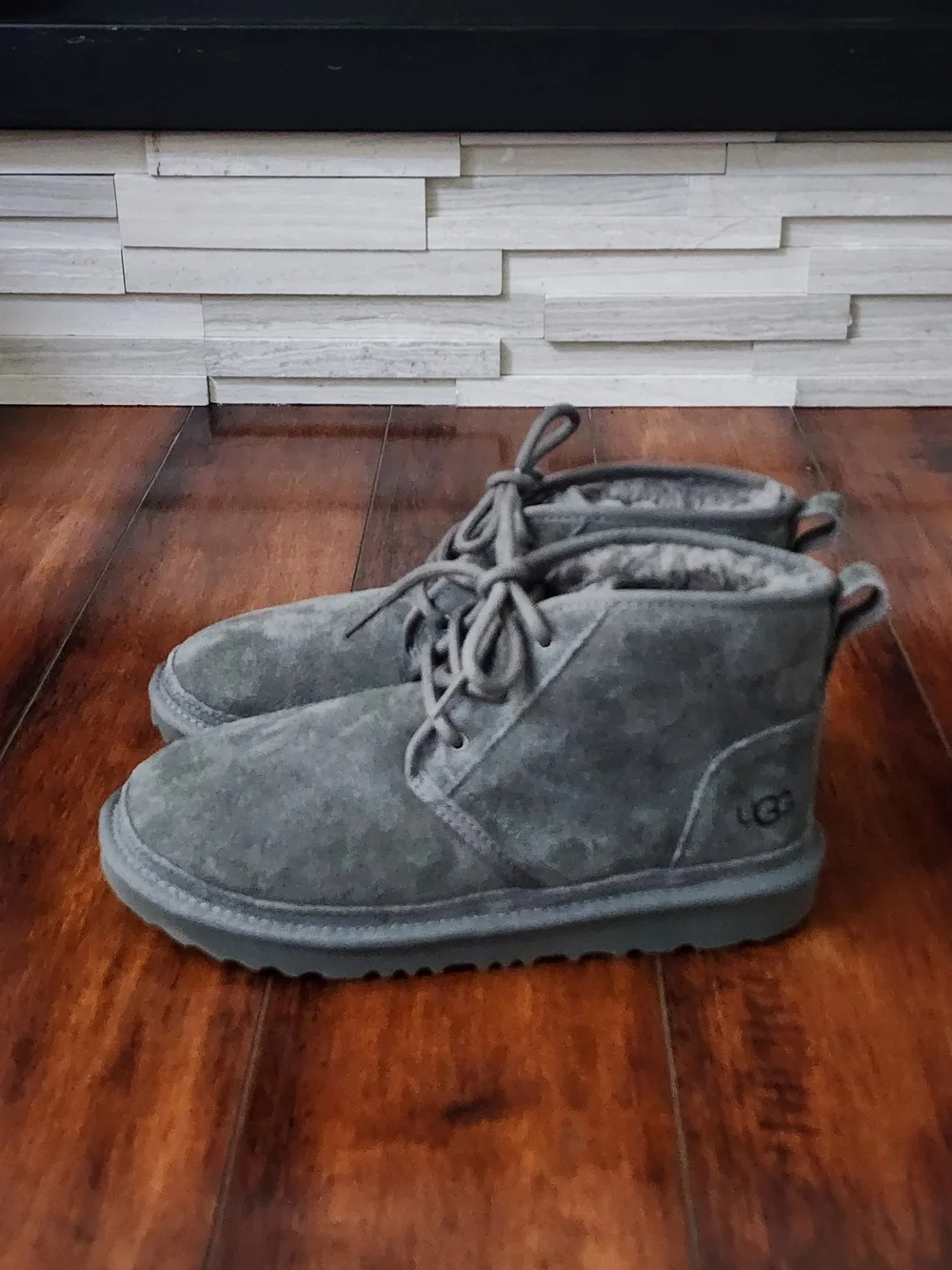 UGG neumel ii